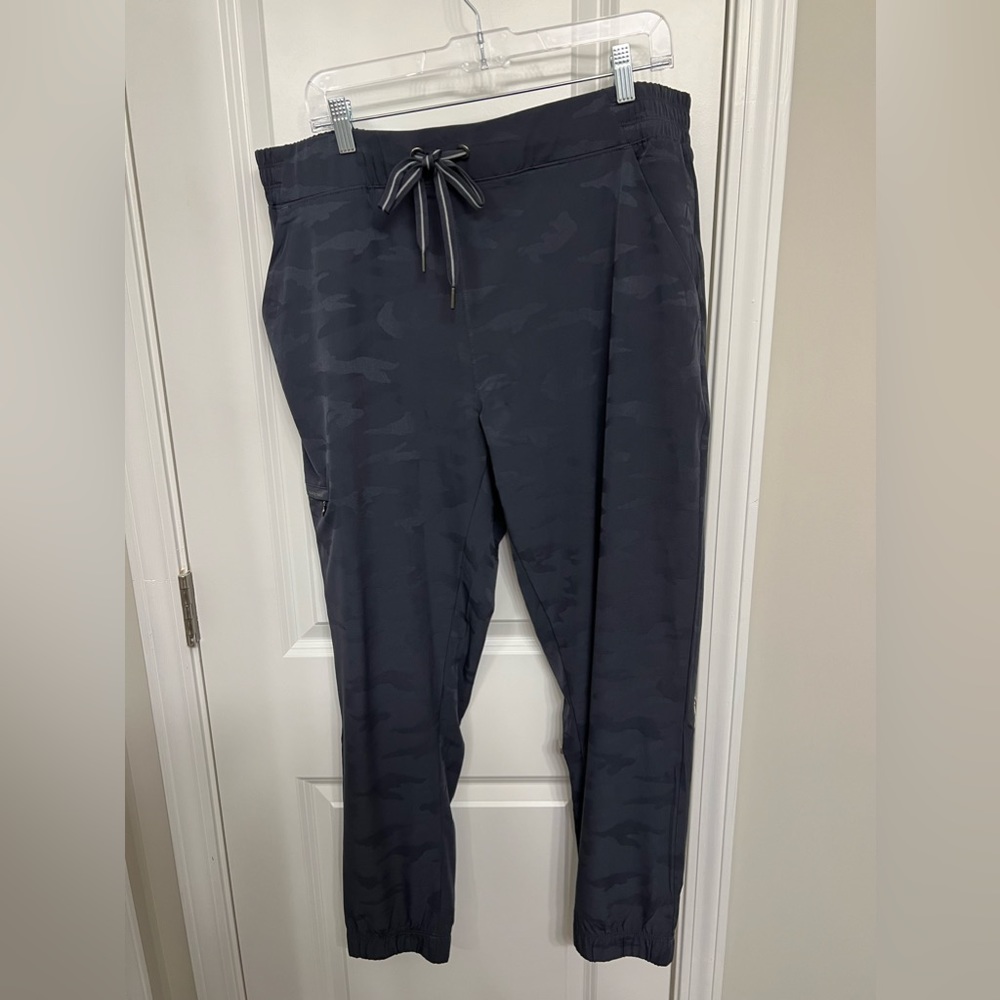 Healing Hands Camo Gray Joggers, XL-P